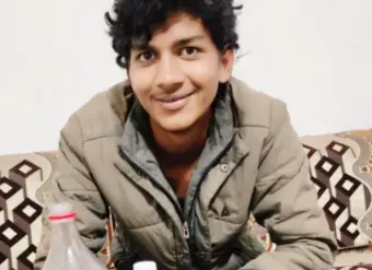 हांसी : पेड़ से टकराई बाइक, एसी मैकेनिक युवक की मौत