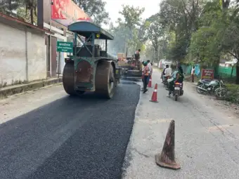 डिप्टी CM साव के निर्देश मिलते ही एक्शन में PWD: अंबिकापुर की सड़कों के गड्ढे भरने शुरू, दिसंबर तक पूरा होगा काम