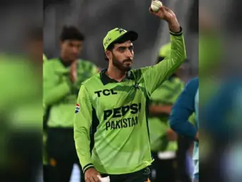 Pakistan's Arafat Minhas Delivered A Stellar Performance: پاکستان کے عرفات منہاس کا پانچویں ہی ون ڈے میں کمال، شاہد آفریدی اور عبدالرزاق جیسے عظیم کھلاڑیوں کے کلب میں شامل