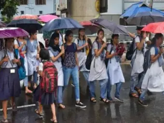 5 மாவட்ட பள்ளிகளுக்கு இன்று விடுமுறை! நிலச்சரிவால் ரயில் சேவை பாதிப்பு! புதுச்சேரி, காரைக்காலில் லீவ்!