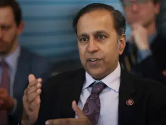 US Congressman Krishnamoorthi Warns of Rising Anti-Indian Hate on Social Media, Blames Big Tech for Profiting