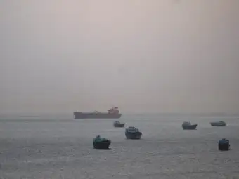 Iran Warns US Against Persian Gulf Entry Amid Claims of Supertankers Hitting Mines