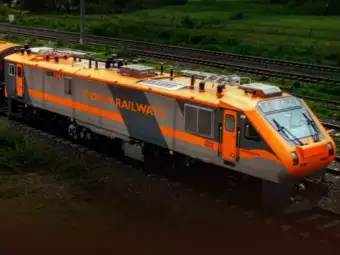 Vande Bharat Sleeper Train: यूपी के यात्रियों को मिलेगी बड़ी सौगात, वाराणसी से दिल्ली तक चलेगी ट्रेन
