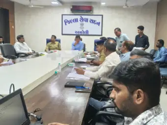 અમરેલી જિલ્લા માર્ગ સલામતી સમિતિની બેઠક જિલ્લા કલેક્ટર વિકલ્પ ભારદ્વાજના અધ્યક્ષસ્થાને યોજાઈ