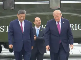 Trump gives Chinese President Xi Jinping tour of Marine One, South Lawn helipad