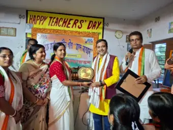 Vande Mataram, Bankim Chandra,  "যাদের মধ্যে প্রকৃত শিক্ষা রয়েছে তারা বন্দে মাতরম্ গাইবেন," বললেন বঙ্কিমচন্দ্রের পঞ্চম পুরুষ জয়দীপ