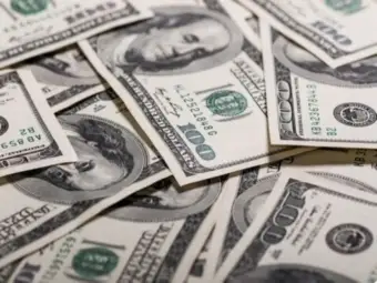 Iran Caps Daily Dollar Purchases at $1,000 Amid Sanctions Pressure