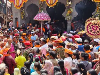 पुणे जिल्ह्यातील 'श्री मयुरेश्वरा'चा दसरा सोहळा १५ घंटे रंगला !