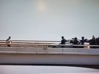 Watch Viral Video: 2-Hour Dallas SWAT Standoff Ends in Tragedy as Man Jumps From Overpass, Shutting Down I-20 and I-45 Sparking Online Outrage