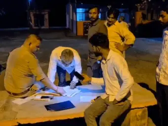 रुड़की के मंदिर में दो साधुओं की बेरहमी से हत्या: जंगल में गड्ढा खोदकर दबाए गए शव, मुख्य पुजारी अखिल गिरी फरार!