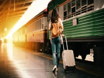Railway Rules- रेल में सफर करते समय भूलकर भी न करें ये गलतियां, लग सकते हैं जुर्माना
