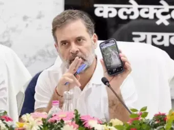 Rahul Gandhi Questions Officials on Development Issues in Raebareli
