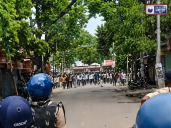 बिहार बंद के दौरान कई जिलों में हुई हिंसक झड़प, कहीं हुई पत्थरबाजी तो कहीं पुलिस ने किया लाठीचार्ज
