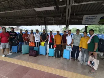 बाबा बर्फानी व माता वैष्णो देवी के दर्शन को श्रद्धालुओं का जत्था रवाना