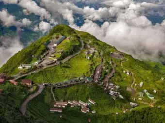 Experience heaven without tiring your feet, where you can reach the Himalayas by car!