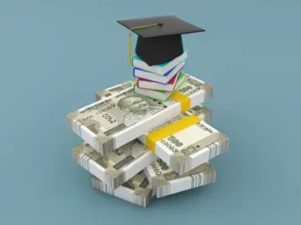 Voluntary organisation distributes scholarships, free provisions in Una