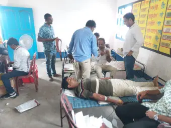 সারেঙ্গার সাঁইতোড়া গ্রামে জন্মাষ্টমী উপলক্ষে স্বেচ্ছায় রক্তদান শিবির।