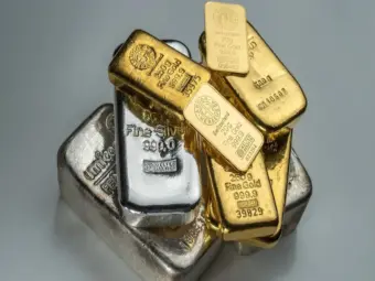 Gold Silver Price: सोने चांदी के भावों में उतार चढ़ाव का दौर जारी, जाने आज क्या हैं गोल्ड और सिल्वर की कीमत