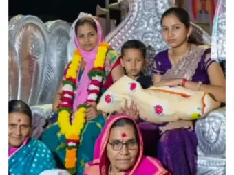 ‘I Always Wanted a Daughter’: Beed Family Celebrates Baby Girl’s Birth After Nearly 200 Years, Brings Her Home in Grand Procession