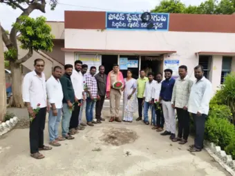 ఎస్సైని సన్మానించిన తుక్కాపూర్ గ్రామ పాలకవర్గం