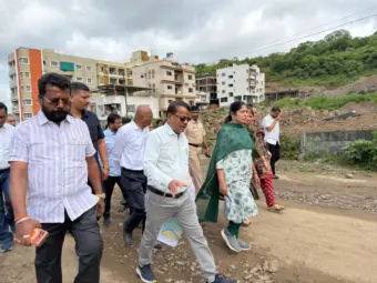 सिंहगड रोड हिंगणे ते सहकारनगर सातारा रोड वाहतुकीसाठी बोगद्याच्या पर्यायी मार्गाची महापौर मंजुषा नागपुरे यांच्याकडून पूर्वपाहणी