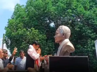 Union Minister Sarbananda Sonowal unveils bust of Dikhmukh College founder Haren Bhuyan in Sivasagar