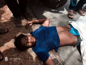 మారుతీ వ్యాన్ ను డికొన్న బైక్ వ్యక్తి దుర్మరణం