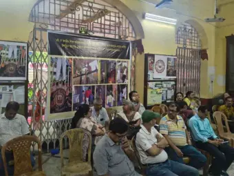 Jadavpur University                                                                                    হামলায় জড়িতদের শাস্তির দাবিতে অবস্থান যাদবপুরের অধ্যাপকদের