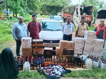 कणकवलीत गोवा बनावटीच्या मद्यासह कार जप्त; १२.९० लाखांचा मुद्देमाल ताब्यात