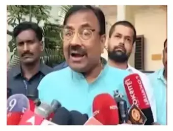चौकी जितनी बड़ी मतपत्रिका, लेकिन बैलेट बॉक्स का छेद छोटा!