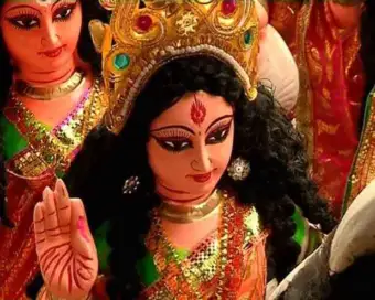 শুধু পুজোতেই মিলবে না ফল, কোজাগরী পূর্ণিমায় লক্ষ্মীর কৃপা পেতে মানুন ১০ টোটকা
