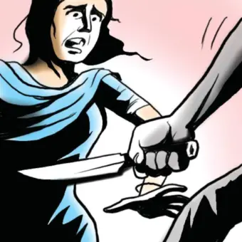 Gas agency worker stabbed, robbed in A'badRobbers snatch Rs 3.5L  gold chain before fleeing