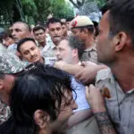 पोलिसांनी राहूल गांधी, प्रियांका, अखिलेश यांना घेतले ताब्यात