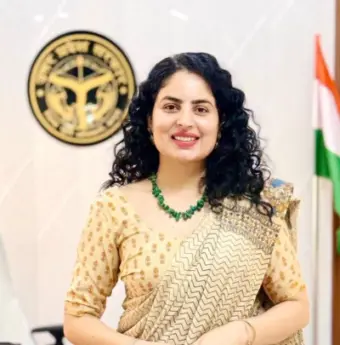 सहारनपुर में हापुड़ की PCS अफसर के खिलाफ मां ने दर्ज कराई FIR, काली कमाई छिपाने के लिए खुलाया फर्जी खाता, मुज़फ्फरनगर के  हैंडराइटिंग एक्सपर्ट  से कराई जांच तो खुली पोल