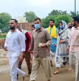 Did Virat Kohli charge Rs 5 crore to visit Premanand Maharaj's Ashram? Here's the truth