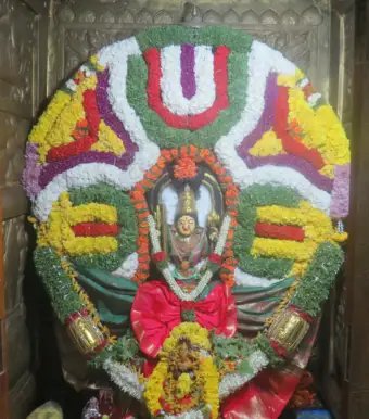 ಕಣಿವೆಮಾರಮ್ಮನಿಗೆ ದಸರಾ ನವರಾತ್ರಿಯ ಮೊದಲನೆ ಅಲಂಕಾರ.!