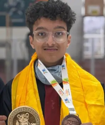 Samarth seeks CM's blessings before Asian Ice Skating Trophy