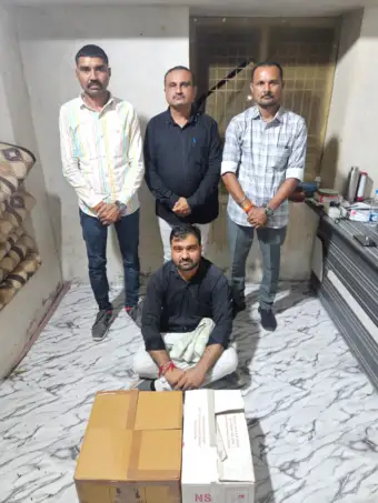 થાનના ખાખરાથળ ગામે ડિગ્રી વિના પ્રેક્ટિસ કરતા નકલી ડોક્ટરની ધરપકડ