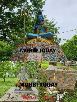 માળીયા (મી)ના વવાણીયા ગામે સ્મશાનમાં અજાણ્યા શખ્સ દ્વારા દેવી-દેવતાઓની મૂર્તિઓમાં કરવામાં આવી તોડફોડ