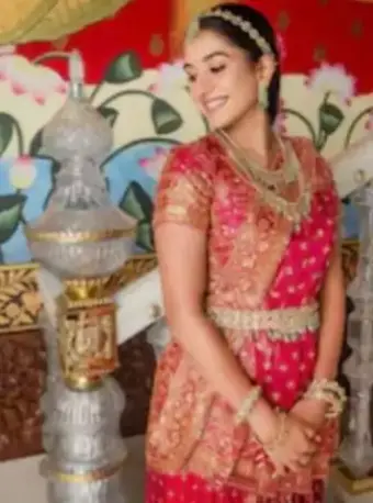 গণেশ বন্দনায় রাধিকার রাজকীয় সাজ! জুয়েল-পিঙ্ক কাঞ্জিভরমে নজর কাড়লেন আম্বানি পরিবারের পুত্রবধূ