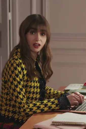 Why Do We Know Our Besties' Salary, Exes & Red Flags, But Not What They Do for Work?