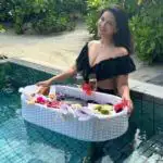  Sunny Leone: Breakfast with wine in the pool,