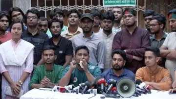 হাসনাতের জার্সি বনাম সংসদের ড্রেসকোড: তুঙ্গে বিতর্ক