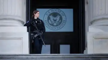 ওয়াশিংটনে ক্যাপিটল ভবনের কাছে শটগানসহ যুবক গ্রেপ্তার