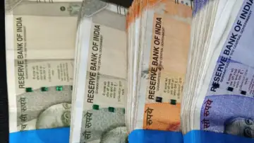 আর্থিক রাশিফল: আজ অর্থ সঞ্চয়ে সফল হবেন একাধিক রাশির জাতক