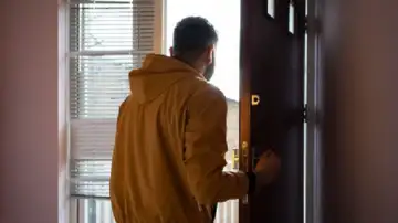 সদর দরজার এই বিশেষ টোটকায় ফিরবে আপনার ভাগ্য