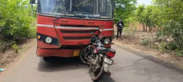 दापोली : टेटवली येथे एसटी आणि दुचाकीची धडक, दुचाकीस्वार जखमी, सुदैवाने जीवितहानी टळली