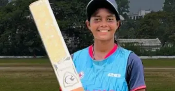 55 चौके, 8 छक्के, नाबाद 306 रन: बिहार की 15 वर्षीय बल्लेबाज़ ने वनडे में मचाया धमाल