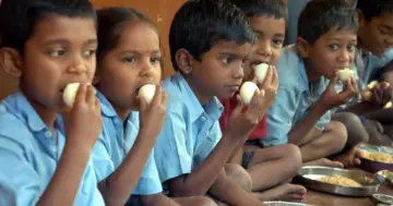 സ്കൂള്‍ ഉച്ചഭക്ഷണത്തില്‍ ഇനി മുട്ടയില്ല; പുതിയ നയവുമായി ബംഗാള്‍ സര്‍ക്കാര്‍