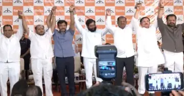 शिवसेना (यूबीटी) को बड़ा झटका, छह लोकसभा सांसद एकनाथ शिंदे गुट में शामिल